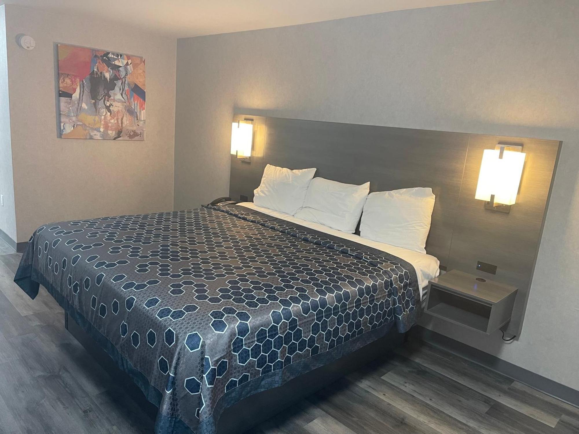 The Wayne Inn Экстерьер фото